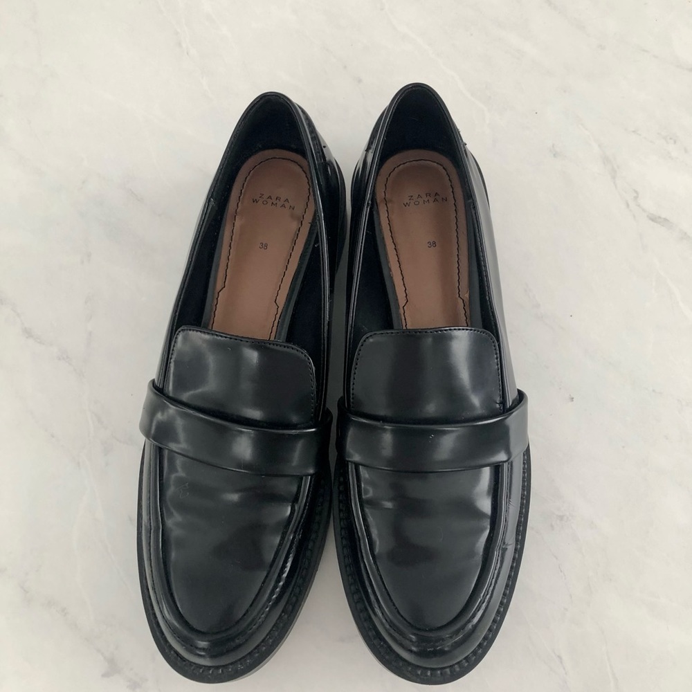 Zara women’s flats/loafer